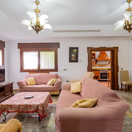 Cubo's Fina Villa *